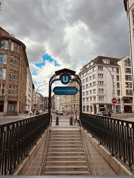 Märkisches Museum. Möblierte Einzimmerwohnung 1. OG — photo 1